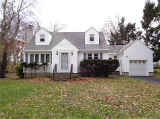 19 Hillcrest Rd, Groton, CT 06340