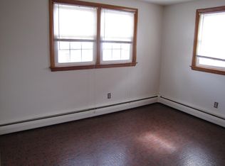 20 Cedar St, Manchester, CT 06040