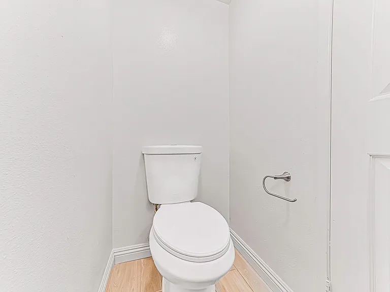 402 California St #B — Photo 16