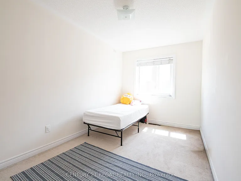 43 Tollgate St #UPPER — Photo 32