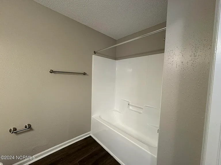 2113 Hurt Dr — Photo 14