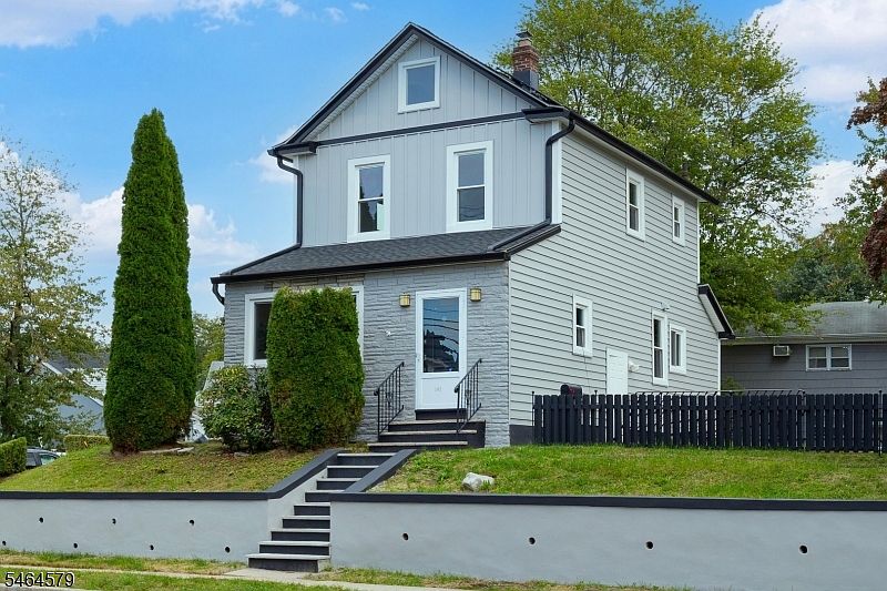 1st image of 345 Broughton Ave