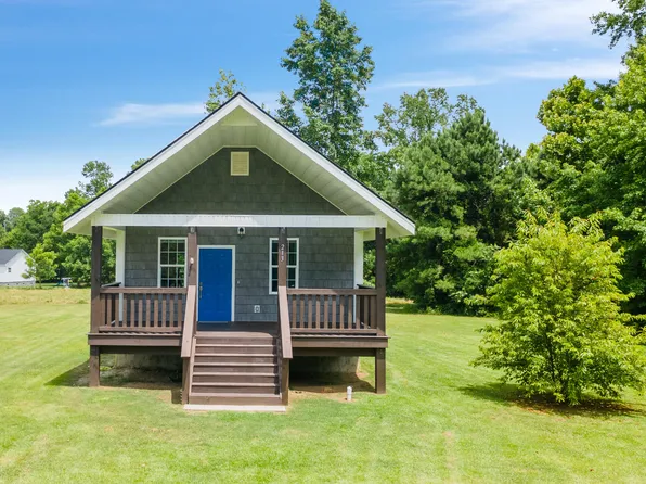 213 Sanders St, Tabor City, NC 28463