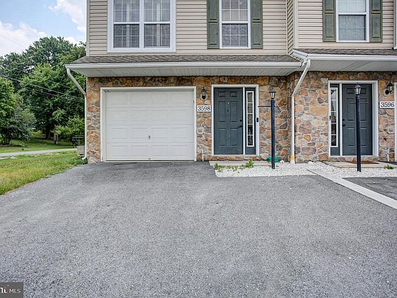 3rd image of 3598 Pinecrest Ct