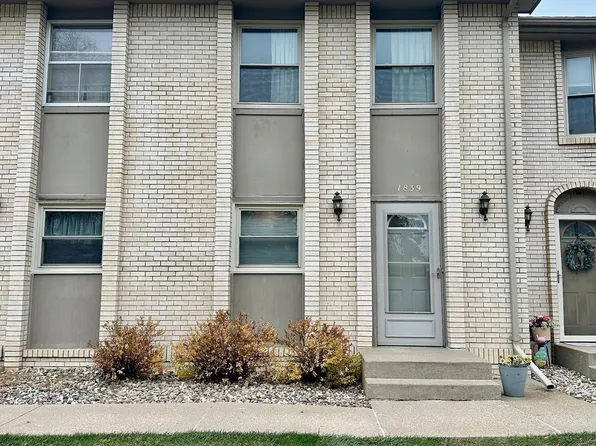 1839 Indian Hills Dr, Sioux City, IA 51104