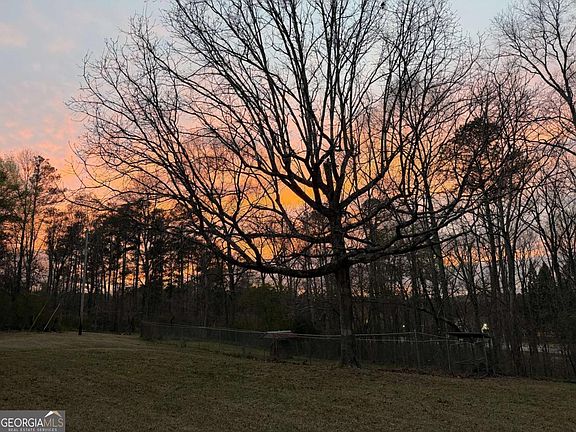 4th image of 201 Overlook Trl