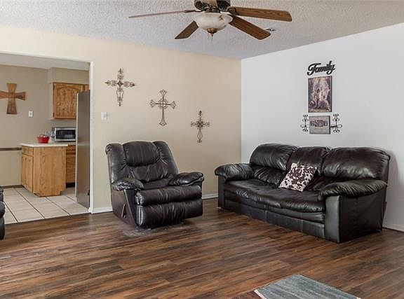 4th image of 516 Palo Duro Dr