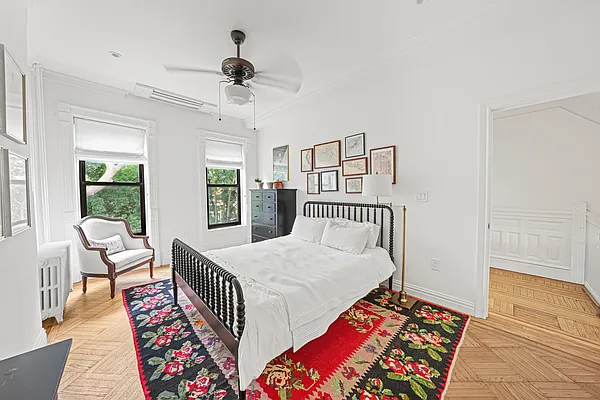 Bedroom, photo 1