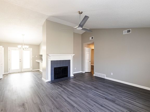 4th image of 4600 Kings Grant Dr