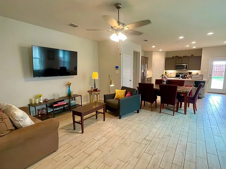 1652 Edgeway Dr — Photo 10