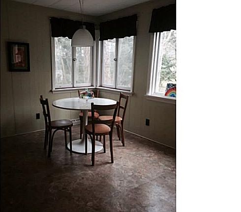 3rd image of 354 S Park Pl