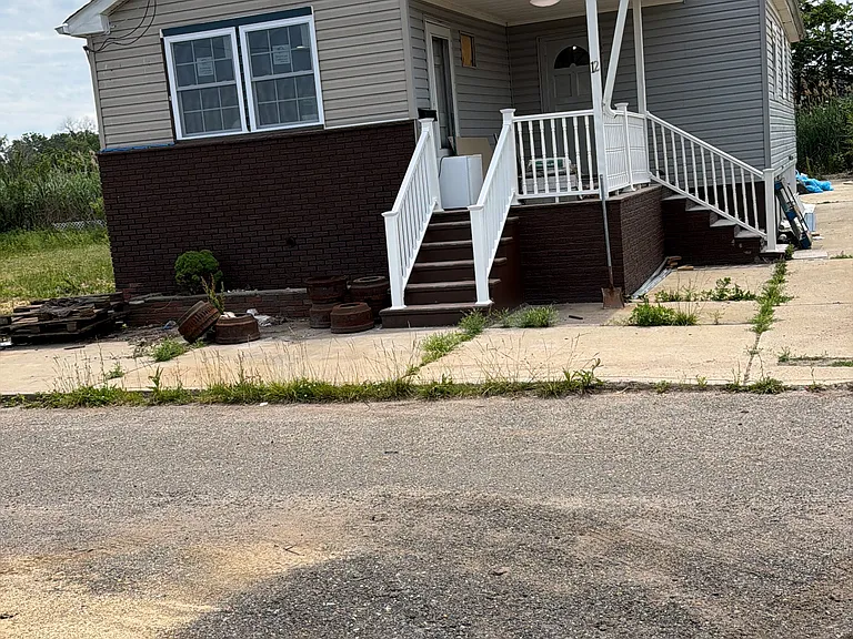 12 Little Martin Ave — Photo 1