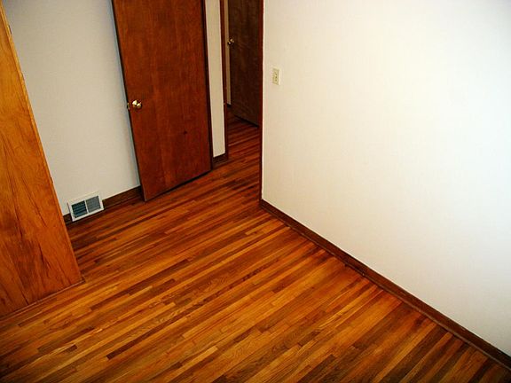 4th image of 1458 Hazelwood St
