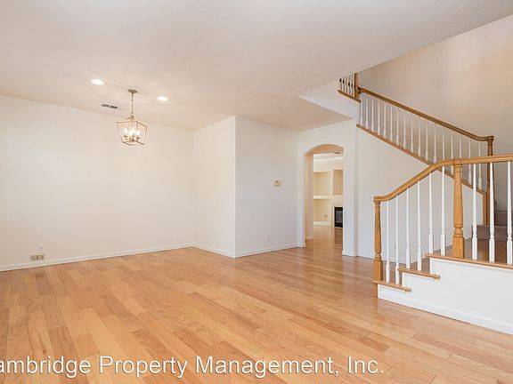 3rd image of 701 Mariposa Ave