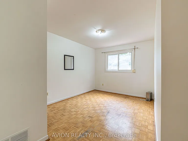 241 Weldrick Rd W — Photo 25