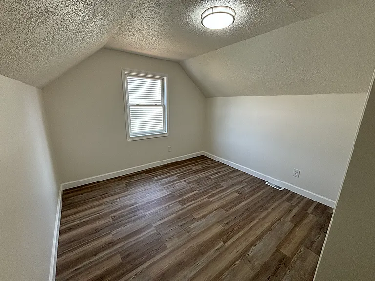 2395 Jennings St — Photo 9