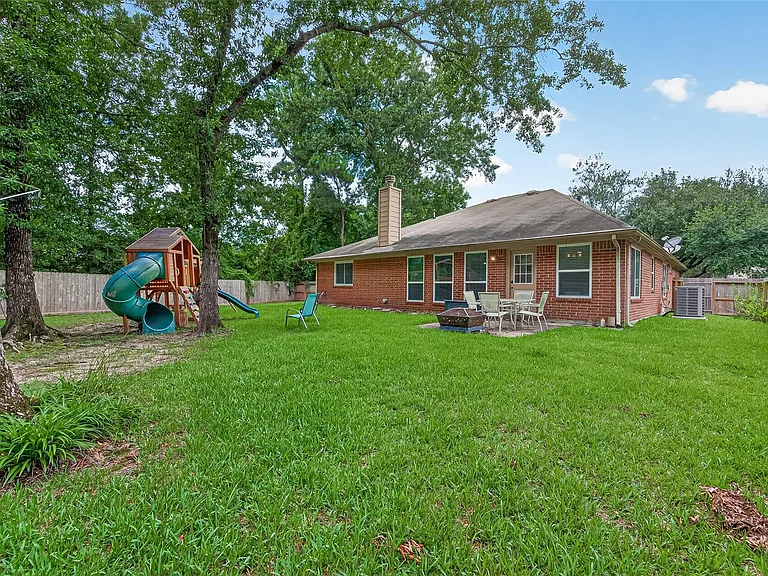 1810 Ashton Village Dr — Photo 23