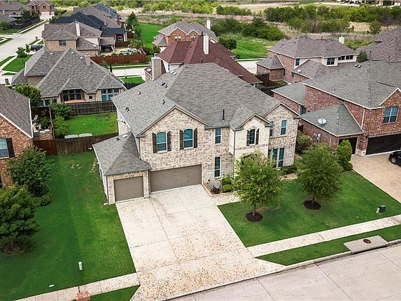 4th image of 2333 Emerald Lake Ln