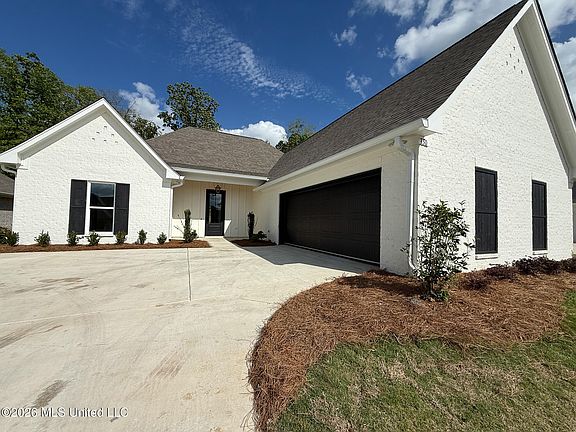 2nd image of 350 Oakville Cir