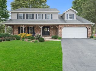937 Lehigh Cir, Naperville, IL 60565