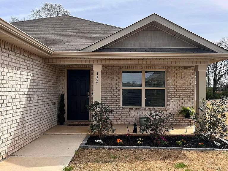 174 Meadow Ridge Dr — Photo 2