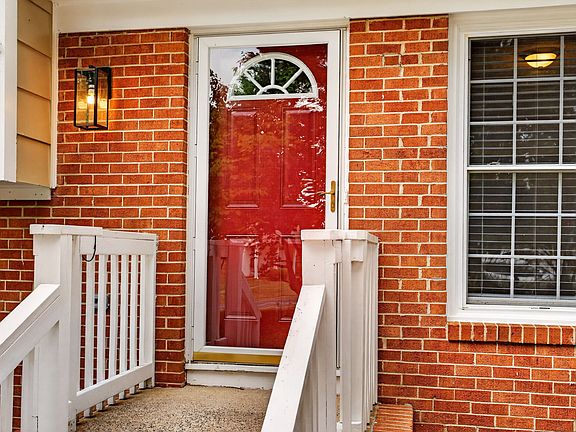 4th image of 3107 Beaconwood Dr