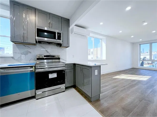 2815 W 17th St #4B, Brooklyn, NY 11224