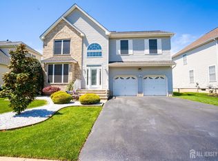 35 Timber Ridge Rd, North Brunswick, NJ 08902