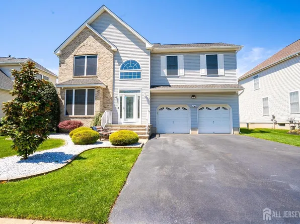 35 Timber Ridge Rd, North Brunswick, NJ 08902