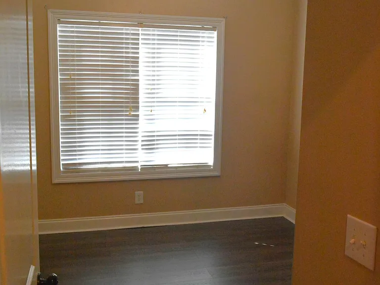 644 Huntington Dr — Photo 31
