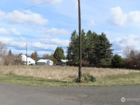 518 W Maple Street, Almira, WA 99103