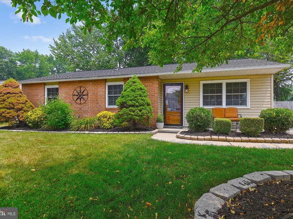 2305 Lodge Farm Rd, Sparrows Point, MD 21219