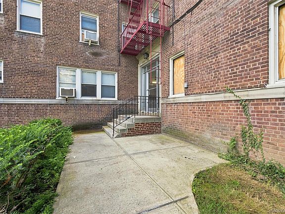 3rd image of 5410 Netherland Ave #A53