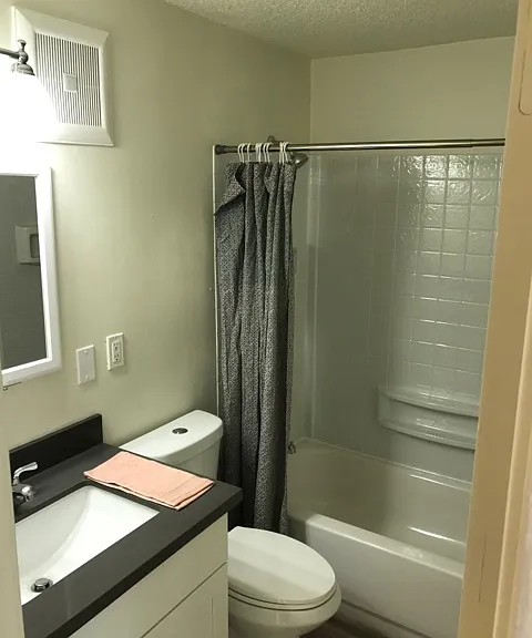 Effortless Living Near the Alaska Junction The Webster Apartments — Photo 16