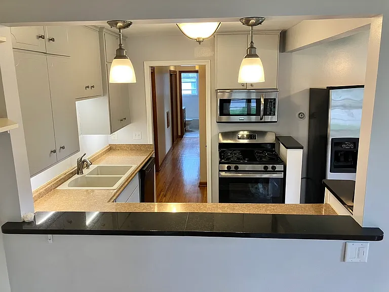 2824 Texas Ave S — Photo 5