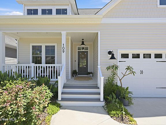 3rd image of 109 Shoreview Drive
