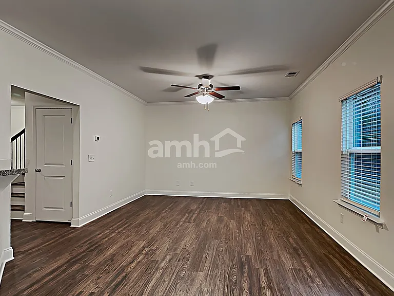 661 Woodall Rd — Photo 7