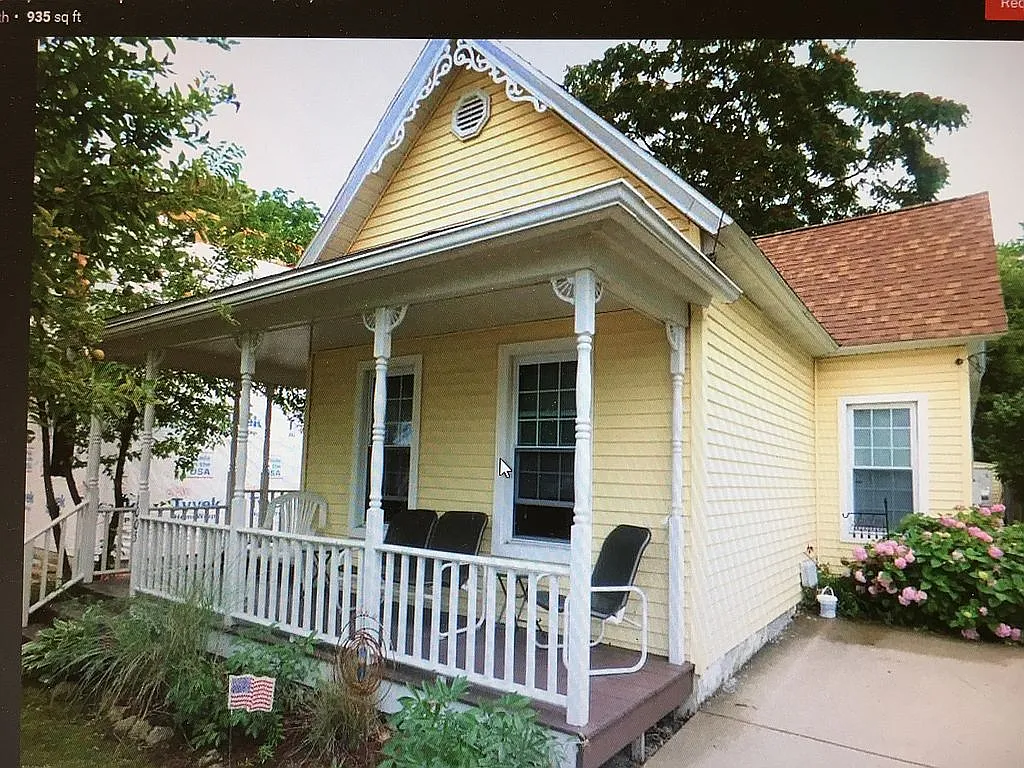 1005 Lake Blvd photo 1