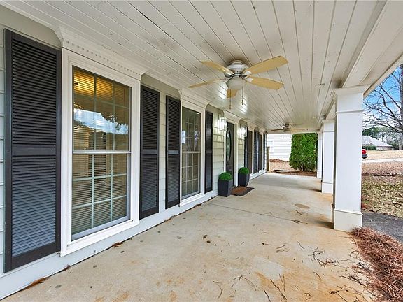 3rd image of 4267 Keheley Rd NE