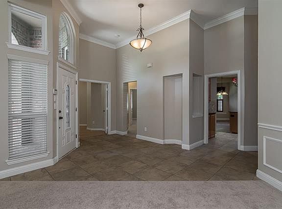4th image of 1221 Bel Air Dr