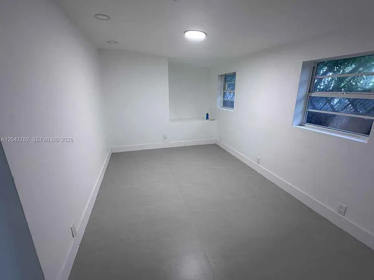 4380 SW 49th Ct — Photo 7