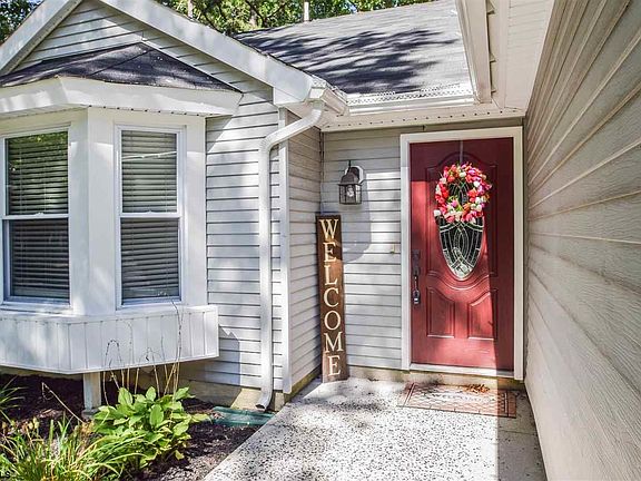 4th image of 725 Ravenwood Dr