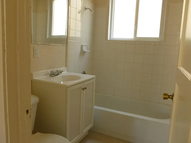 239 Armour Ave — Photo 5
