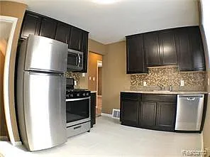 1012 S Stephenson Hwy — Photo 2