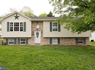 8015 Hillside Dr, Middletown, VA