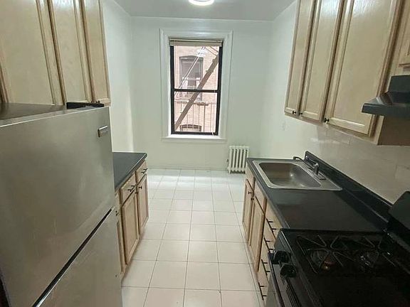 3rd image of 28-32 35th St