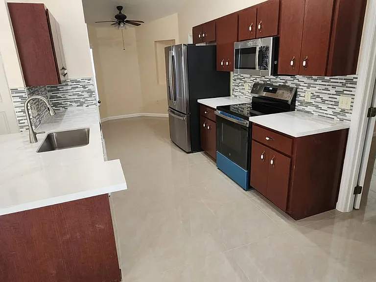 466 Marion Oaks Trl — Photo 5
