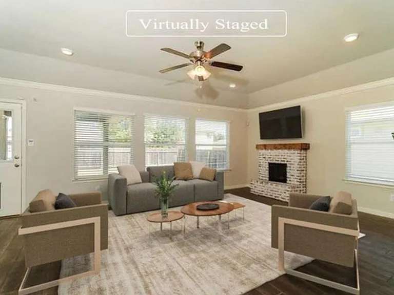 945 Cypress Ml — Photo 1