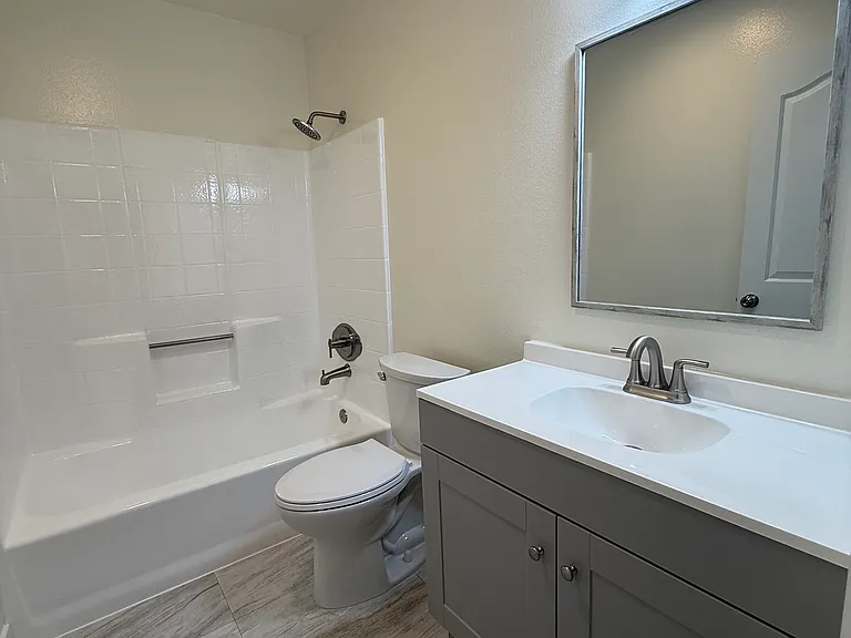 458 W Elk Ave #4 — Photo 12