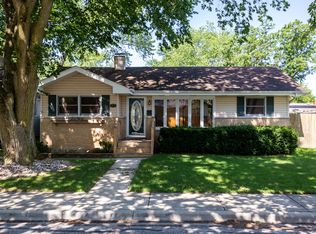 1598 Hewes St, Crete, IL 60417